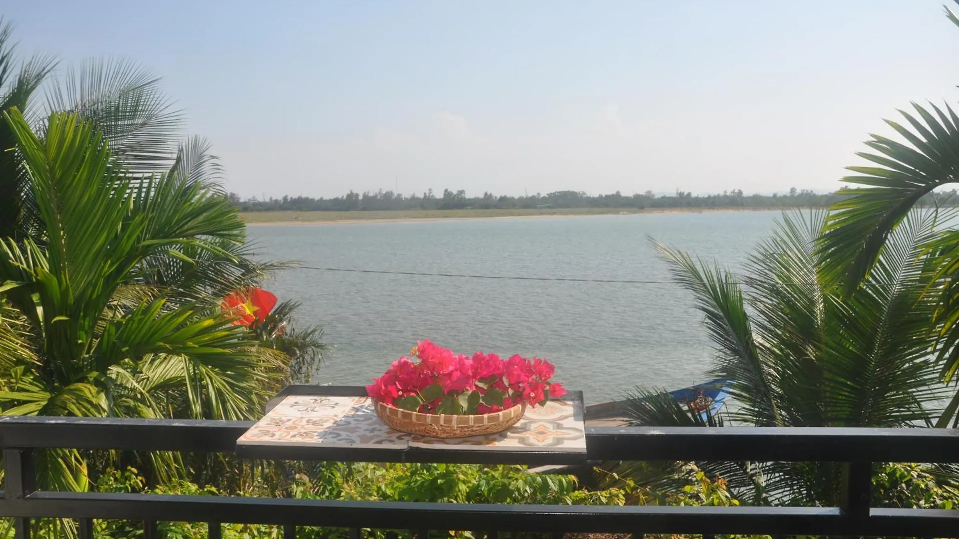 Autumn Bay Retreat Hoi An Hotel 0*,