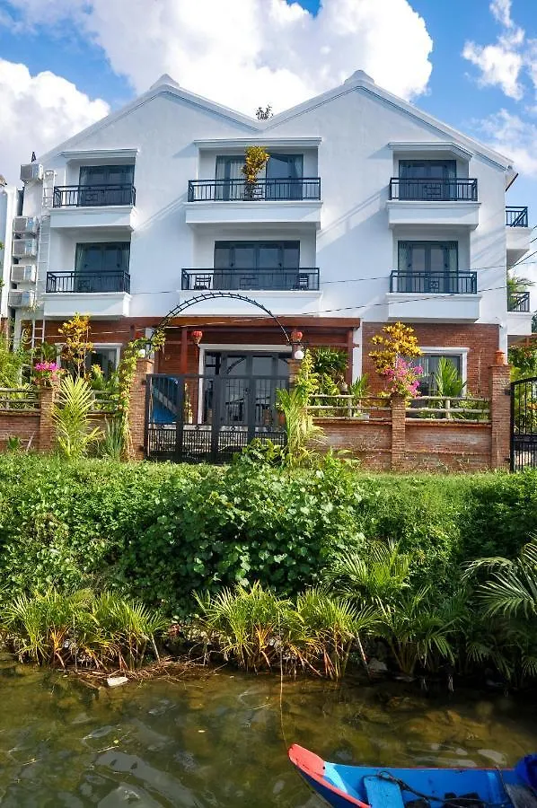 Autumn Bay Retreat Hoi An Hotel