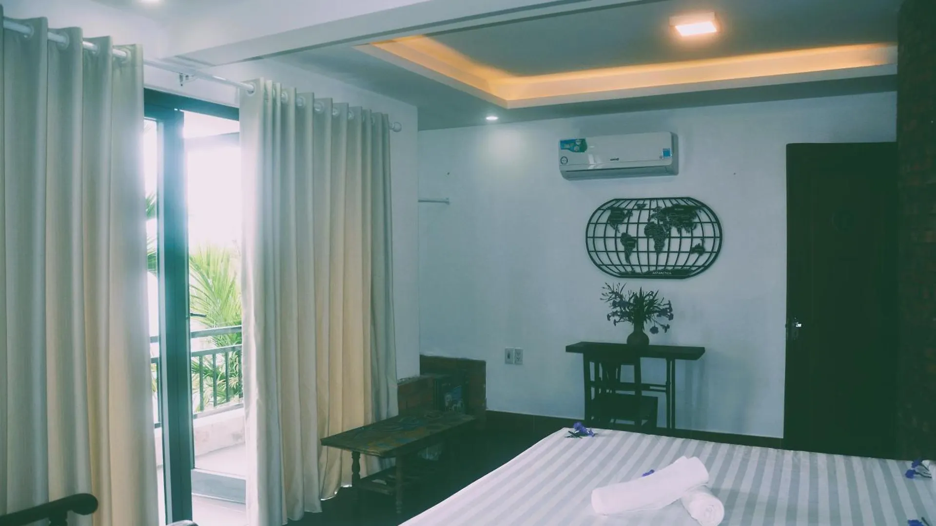 Autumn Bay Retreat Hoi An Hotel