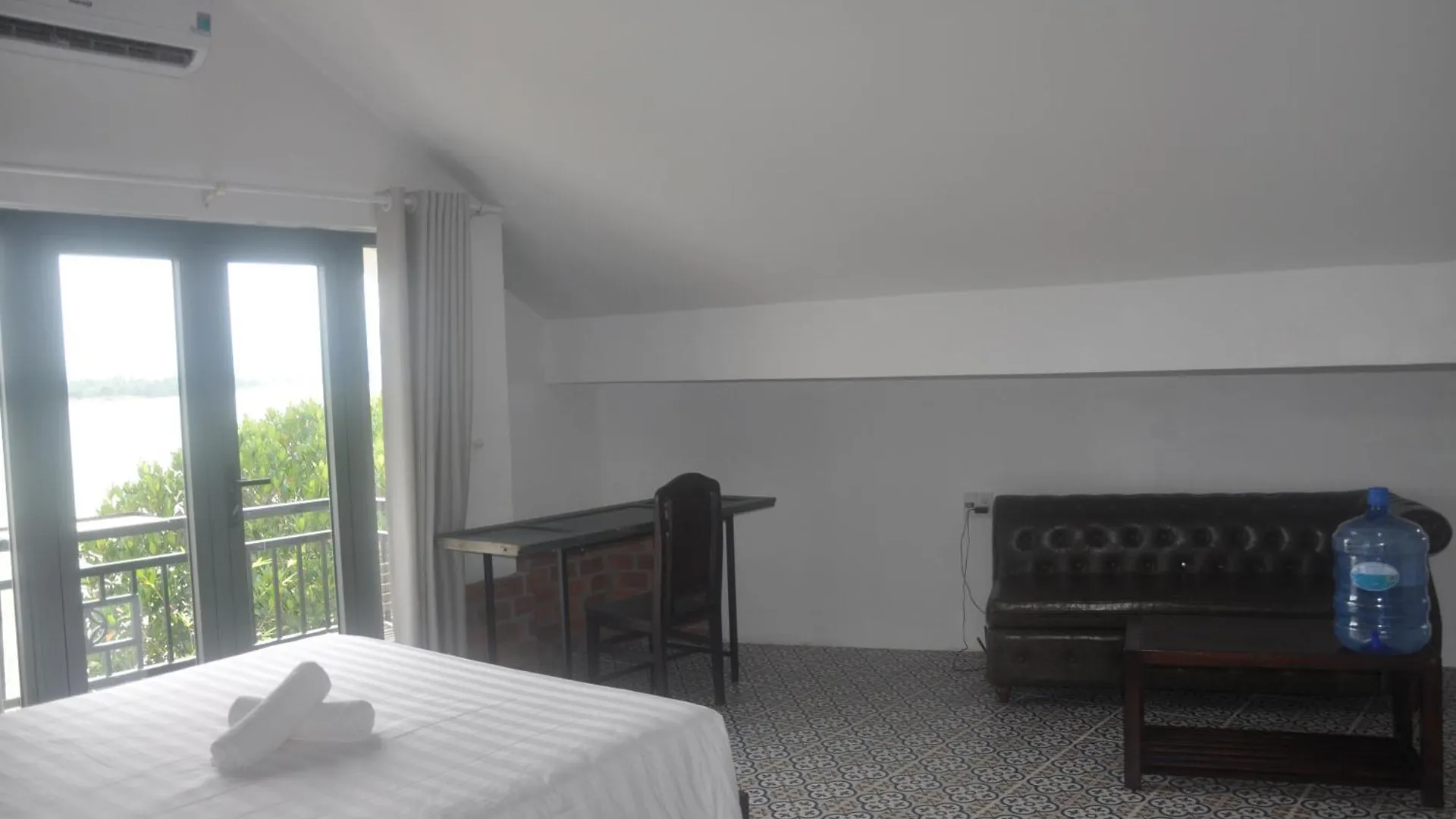 Autumn Bay Retreat Hoi An Hotel