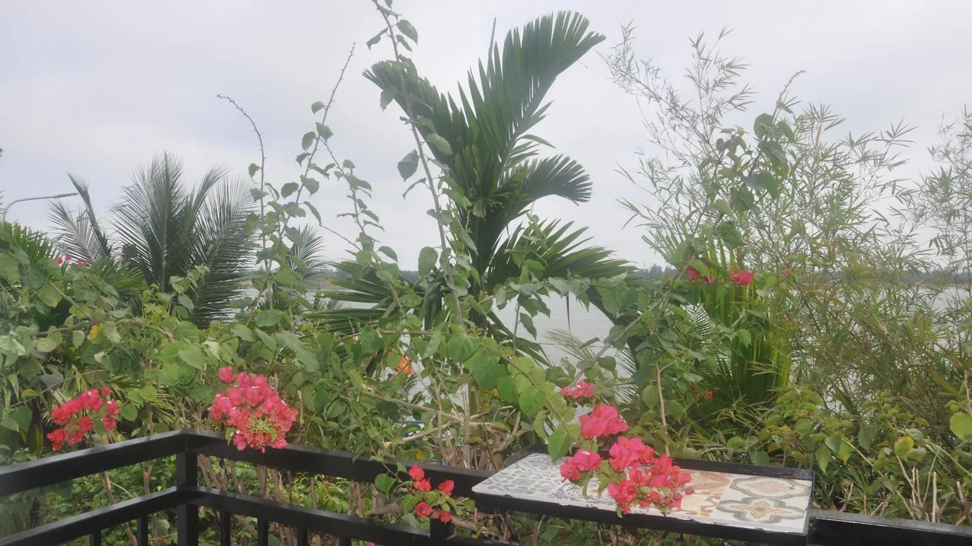 Autumn Bay Retreat Hoi An Hotel