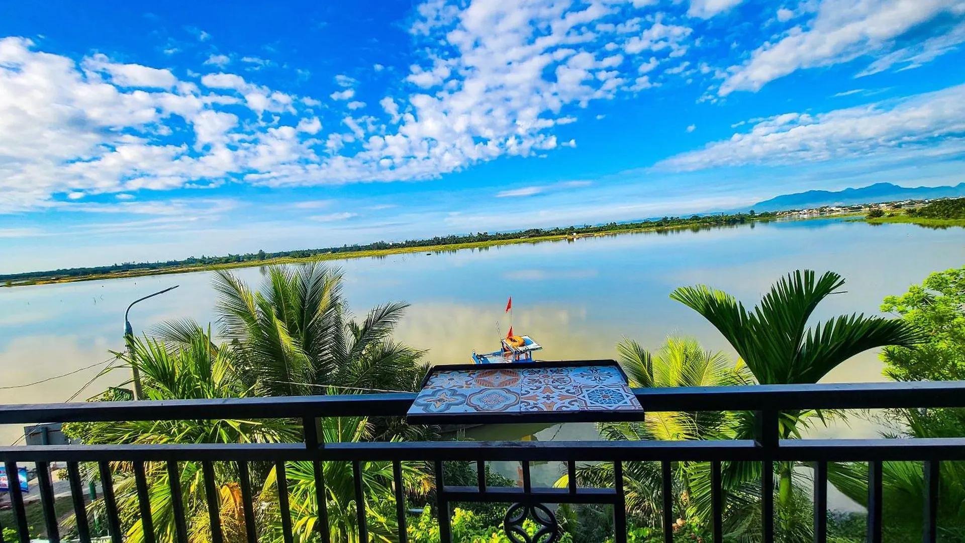 Autumn Bay Riverside Villa Hoi An